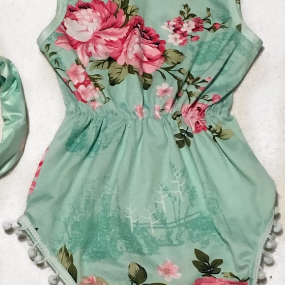 Boutique Romper w snaps & matching headwrap 18/24 - Picture 2 of 3
